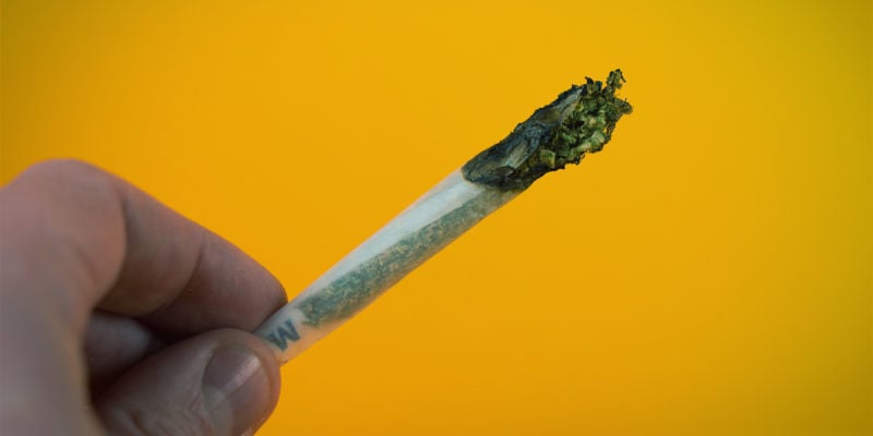 ¿Qué ocurre cuando un porro se quema más rápido por un lado que por otro?