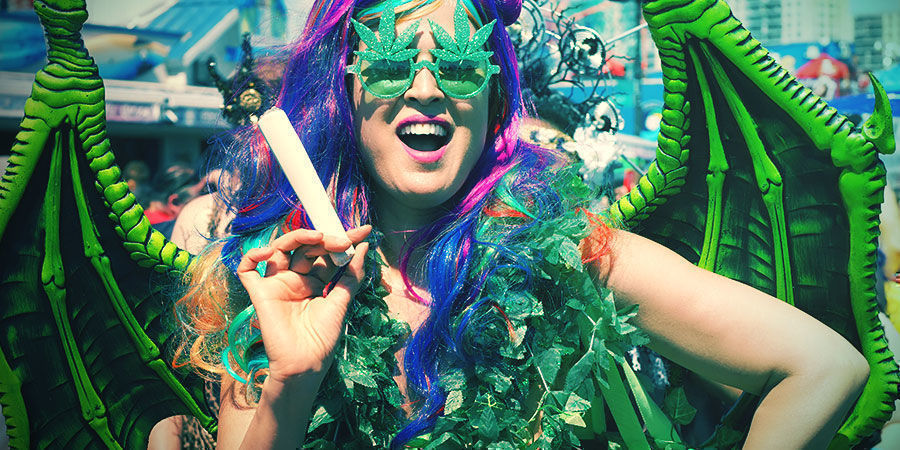 Monta Una Fiesta De Disfraces Con Temática De Marihuana
