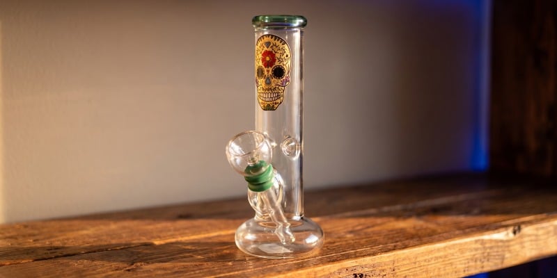 Skull Mini Bong de Cristal (Near Dark) Skull Mini Bong de Cristal (Near Dark)