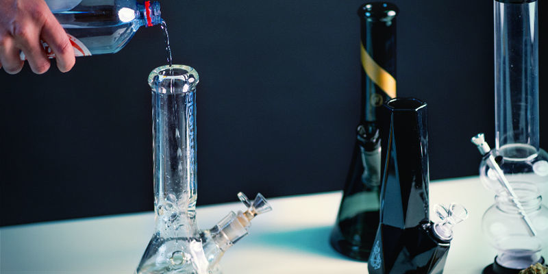 Cómo Usa Bong: Llena bong con agua