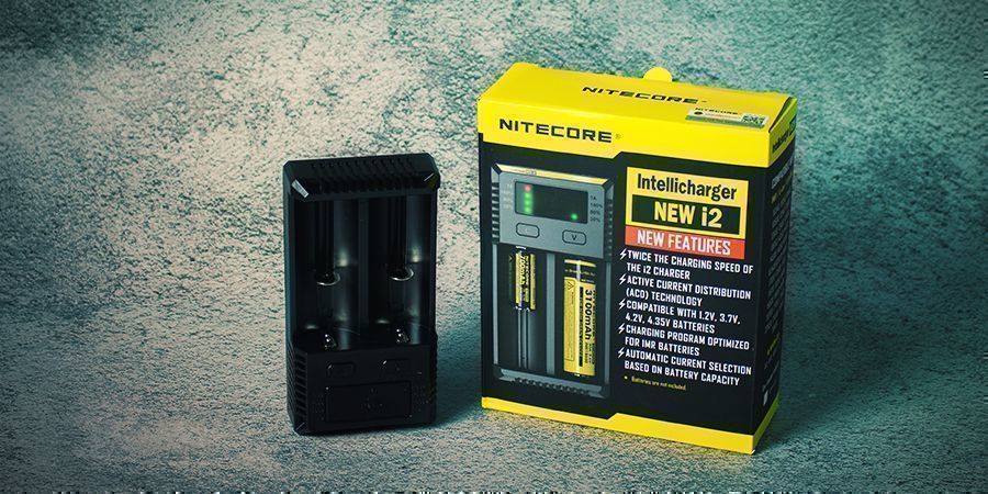 CARGADOR INTELIGENTE NITECORE I2: UNO DE LOS MEJORES CARGADORES DE BATERÍAS QUE EXISTEN