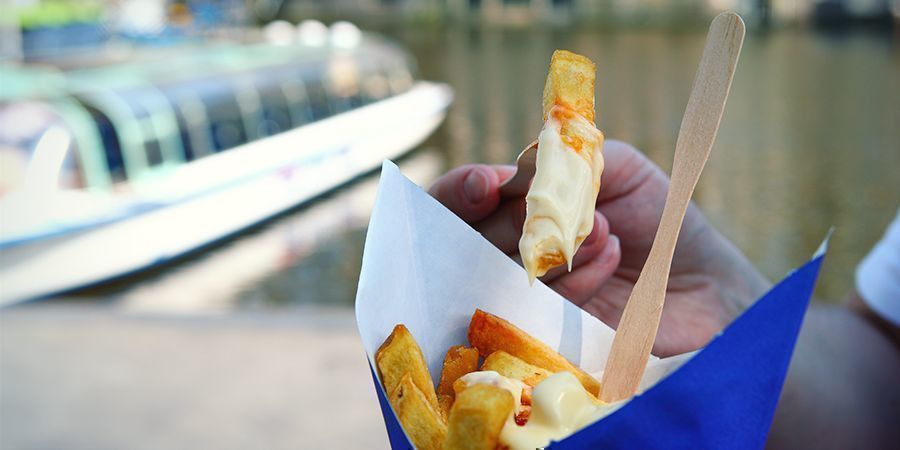 Snacks para fumetas en Ámsterdam: patatas fritas