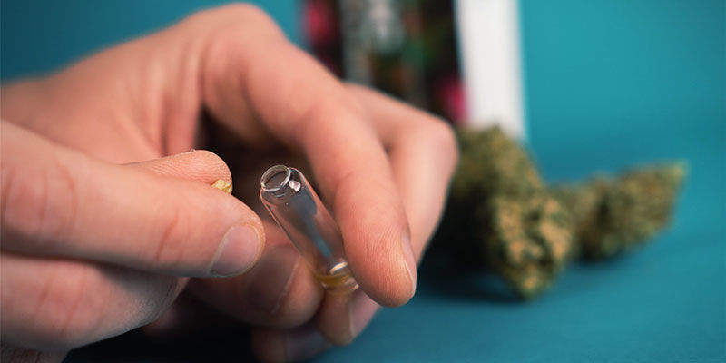 Test EZ para THC: Coloca dentro una pequeña muestra de tu material