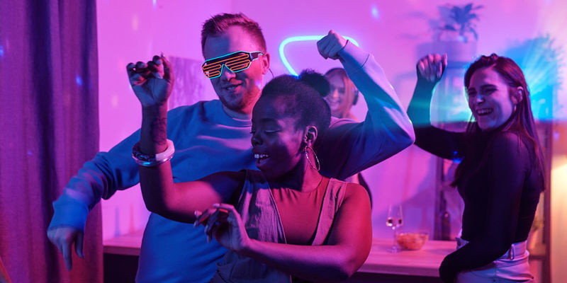 Únete A Un Club Social Psicodélico