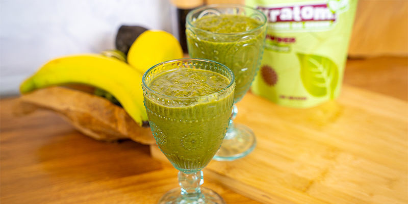 Batido de chocolate, frutos secos y kratom