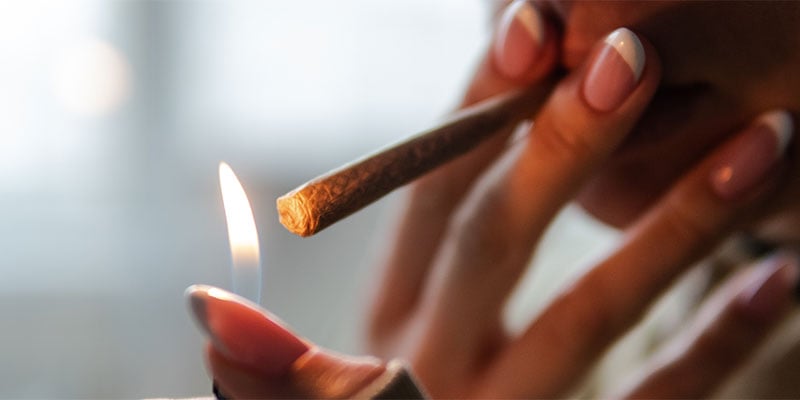 Una forma mejor de fumar: porros sin tabaco