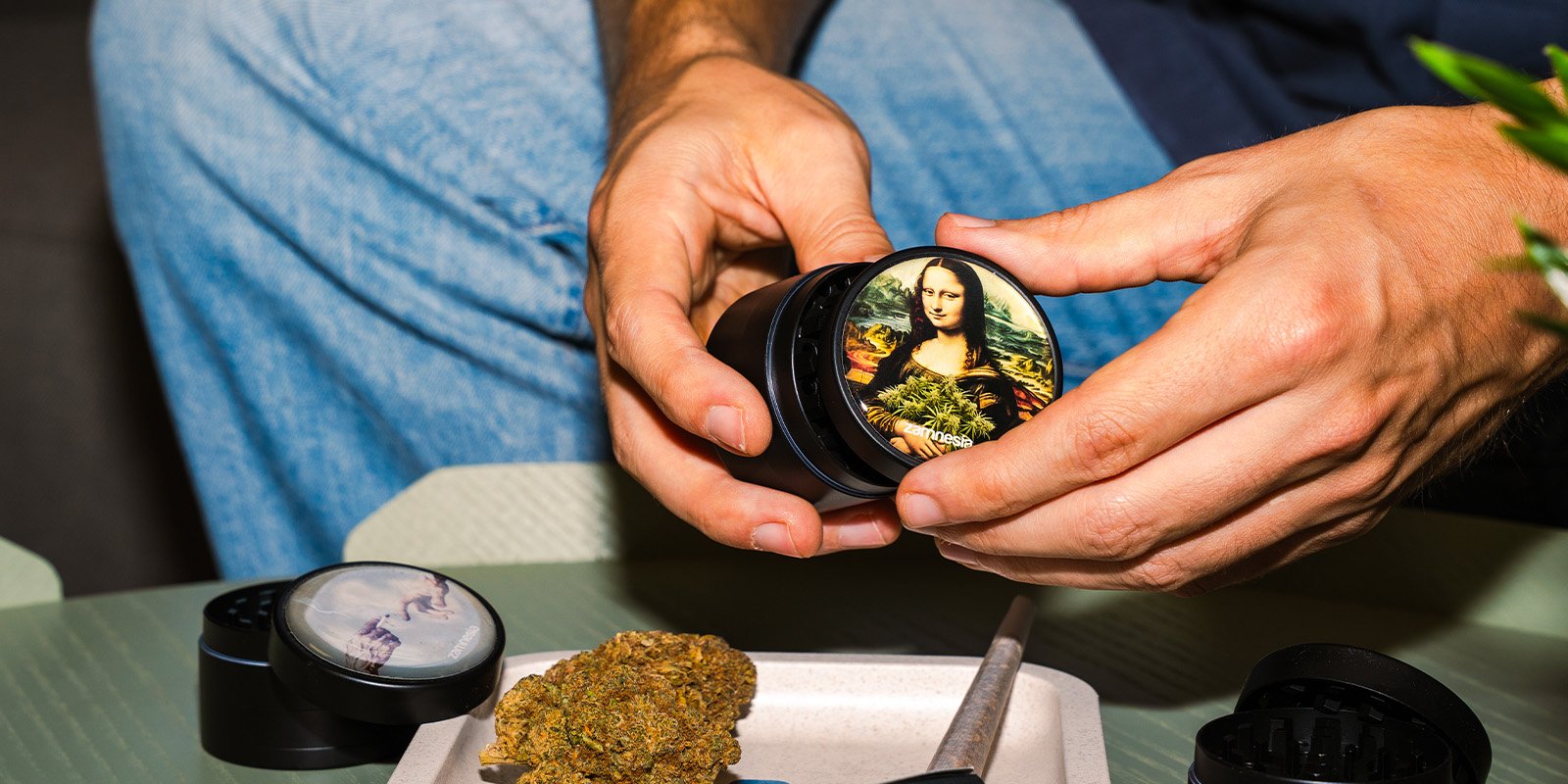 Zamnesia - Grinders metálicos High Art Zamnesia - Grinders metálicos High Art