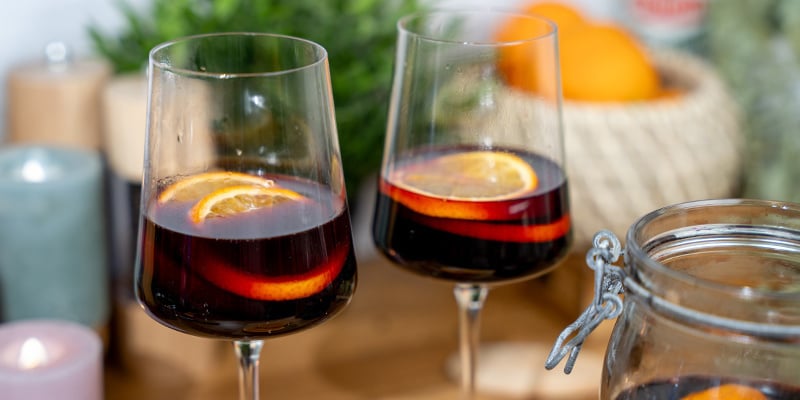 Sírvelo En Una Taza Con Unas Rodajas De Naranja, Iy Que Aproveche!